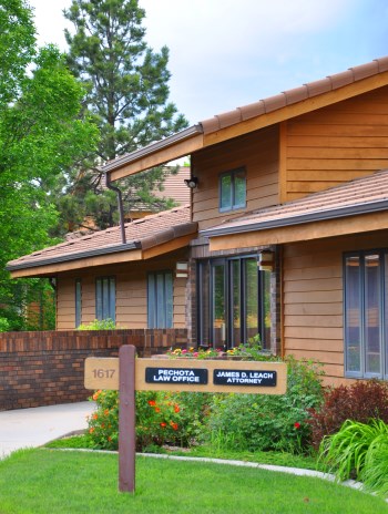 picture of entrance to Pechota Law Office